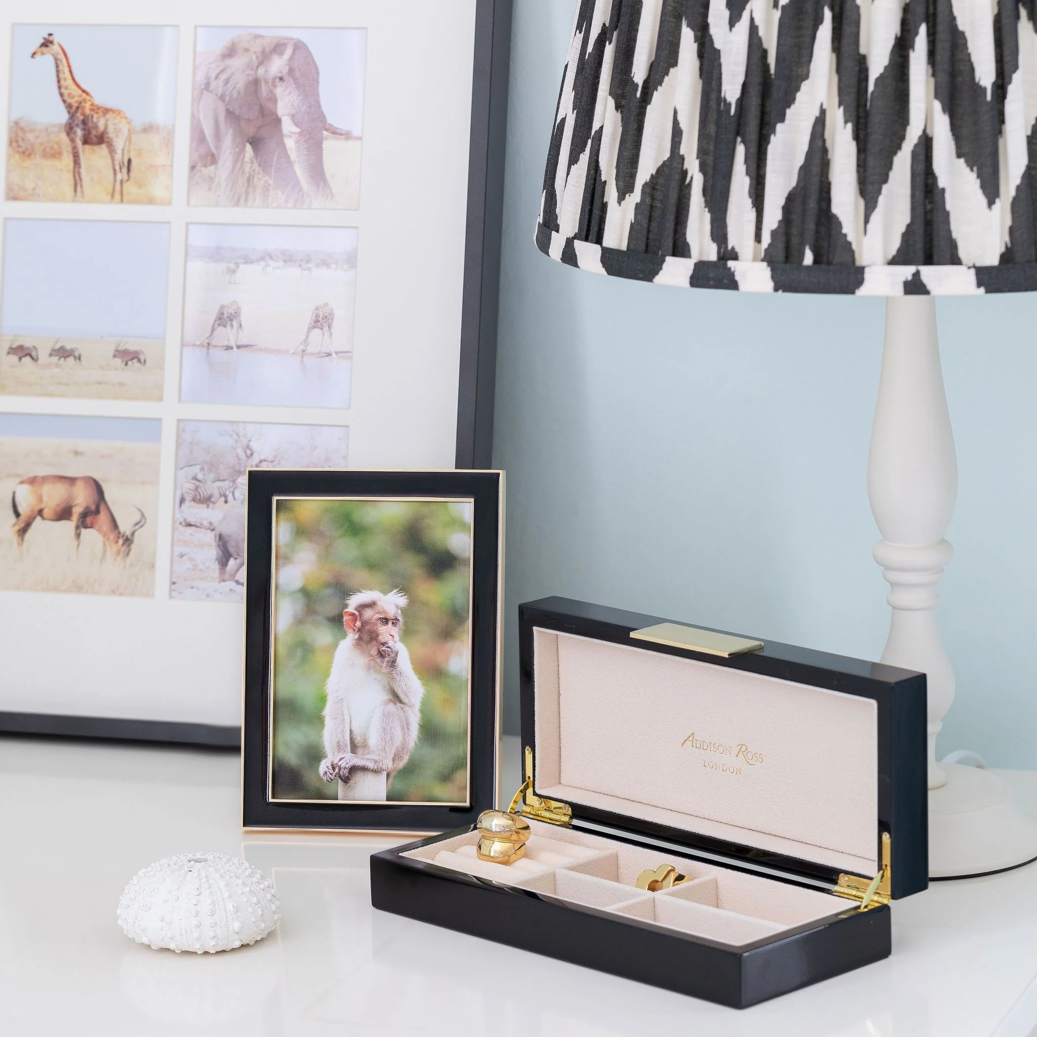 Black Lacquer Box With Gold - Image 2
