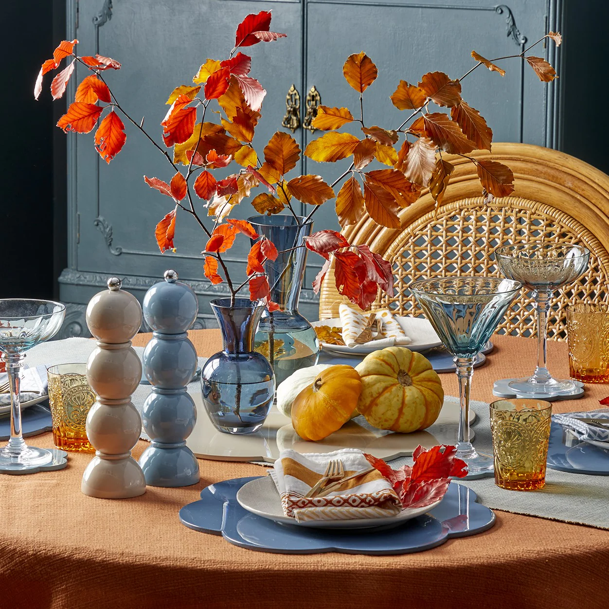 Cappuccino Large Scallop Lacquer Placemats – Set of 4 - Image 2