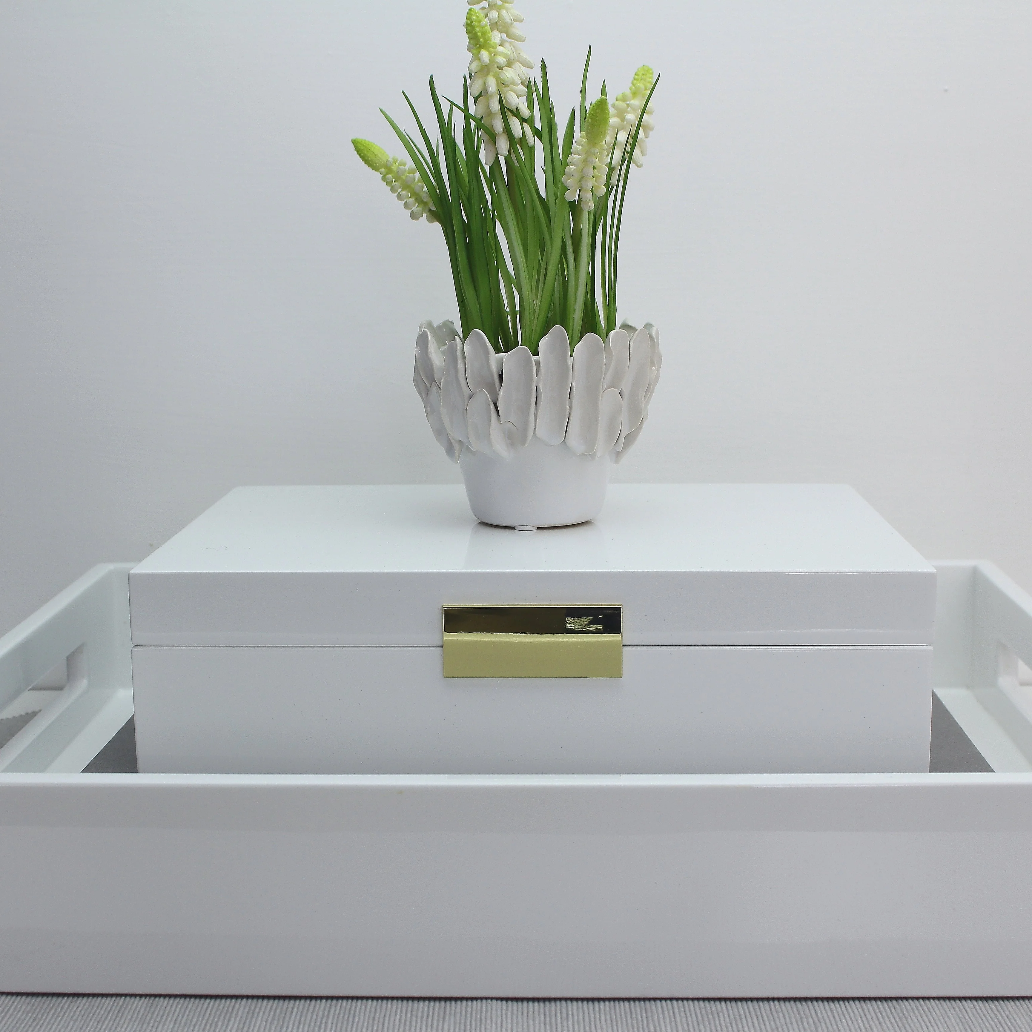 Large White Lacquer Box With Gold - Image 2