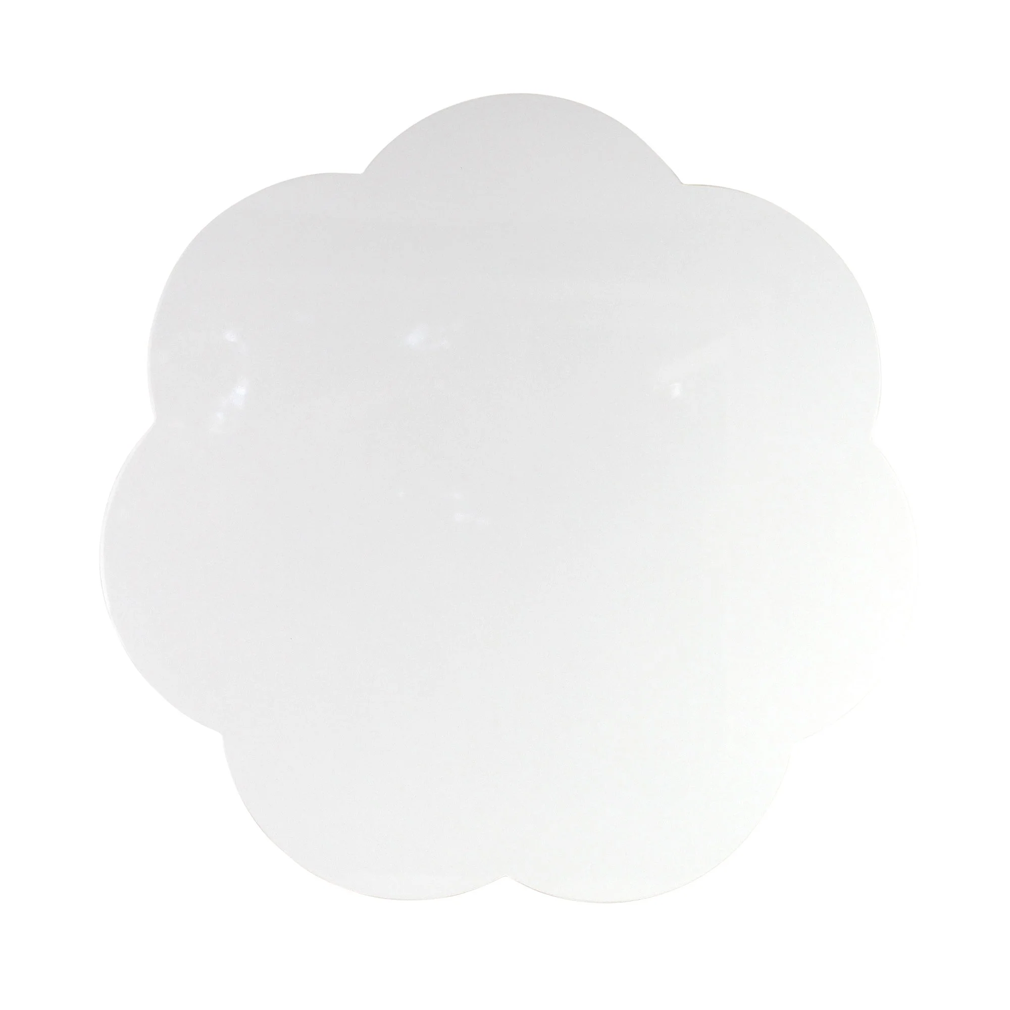 White Large Scallop Lacquer Placemats – Set of 4