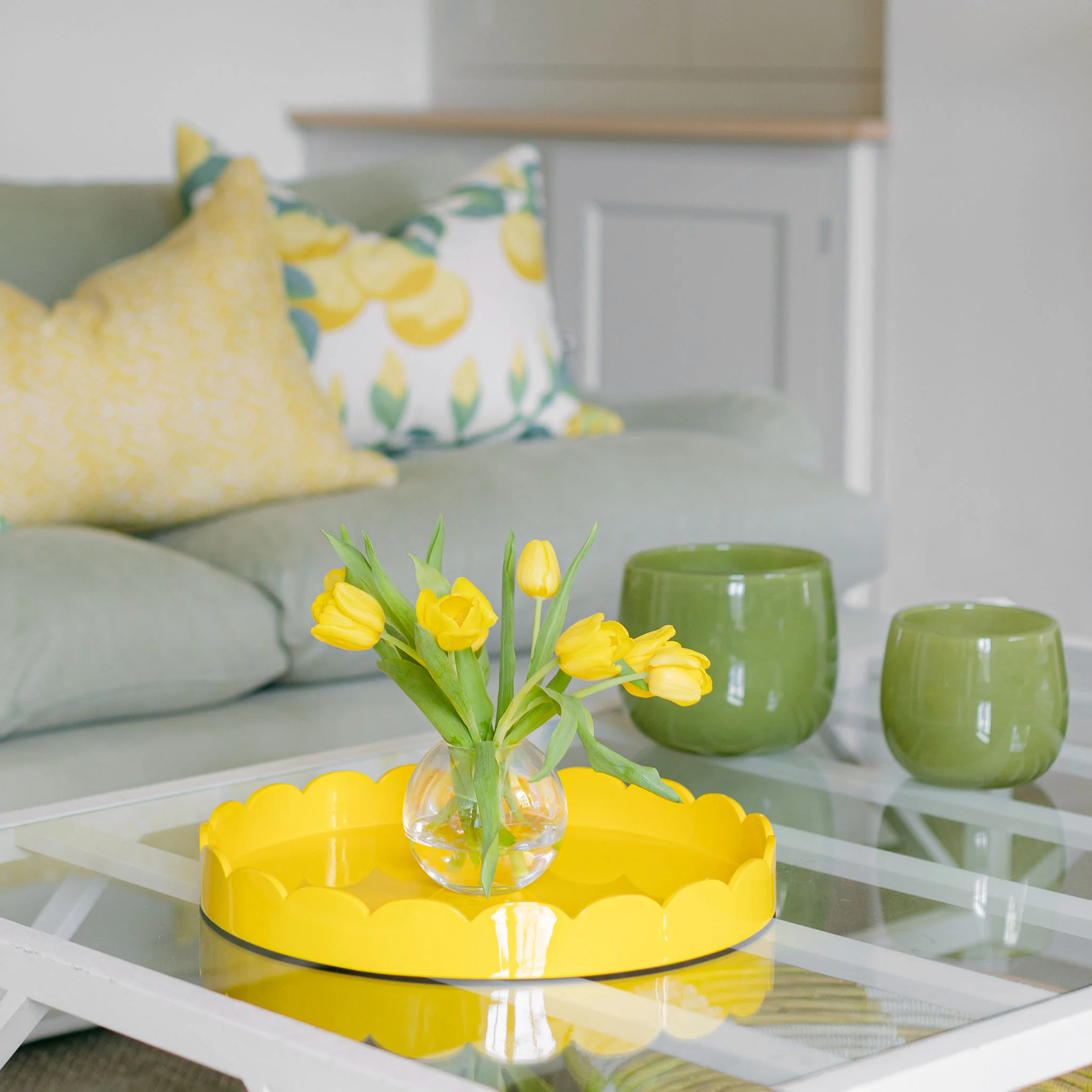 Yellow Round Medium Lacquered Scallop Tray - Image 2